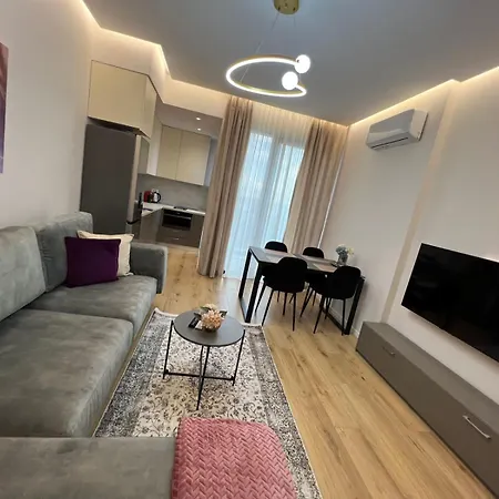 Lindis 8 6 Apartment Tirana